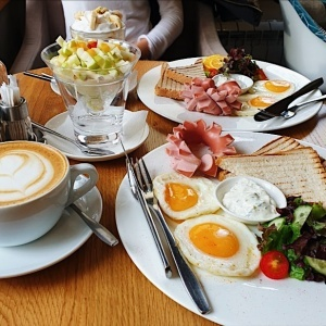 ҚОҒАМДЫҚ ТАМАҚТАНУ